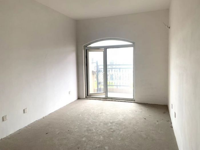 军山花园 4室2厅2卫 175.00m&sup2;