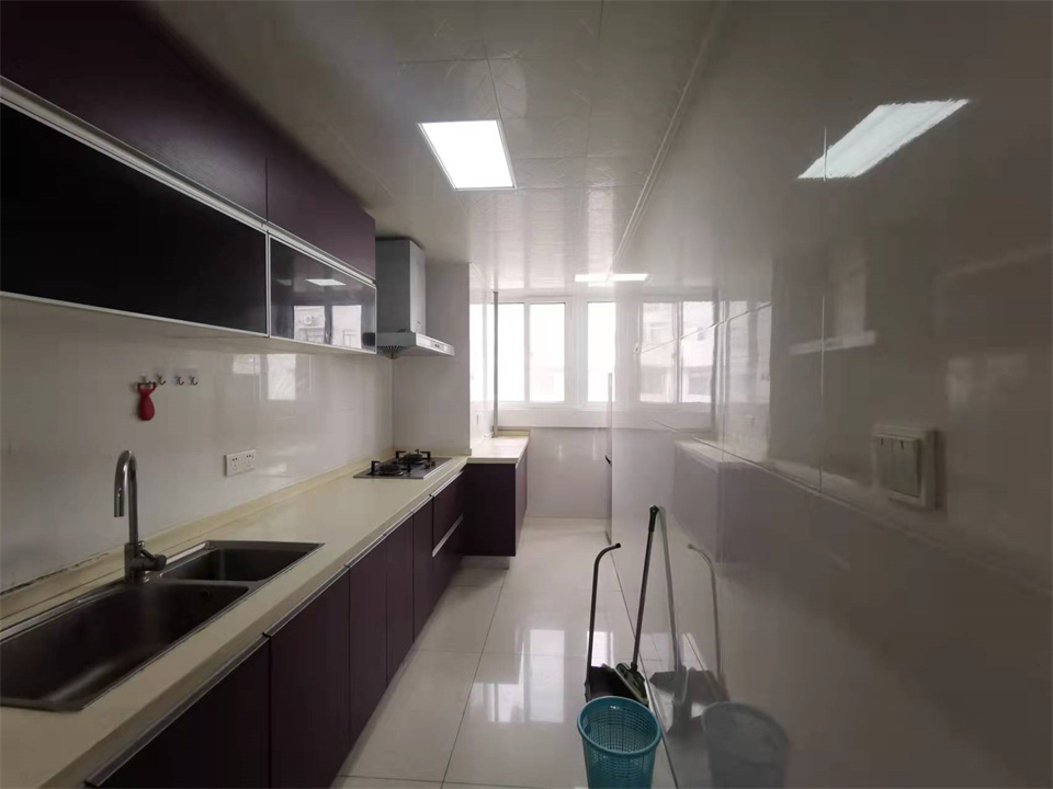 新东方花苑 3室2厅1卫 102m&sup2;