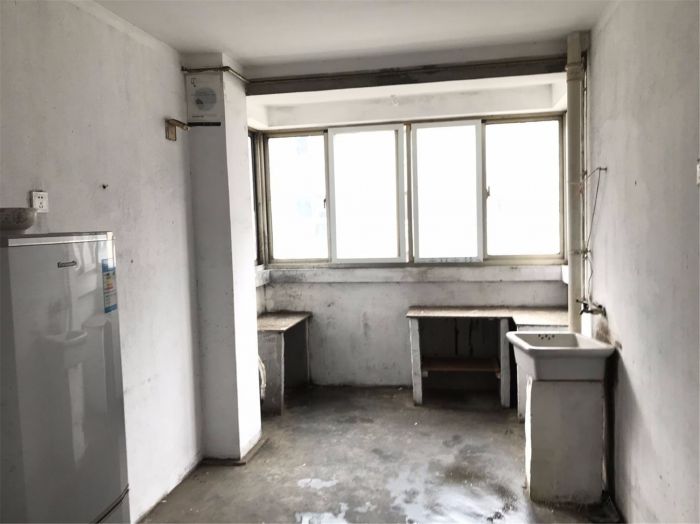 前景花苑 3室1厅1卫 139m&sup2;