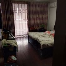 黎明花园 4室2厅1卫 144m&sup2;