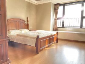 绿城沁园 3室2厅2卫 133m&sup2;