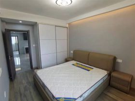 紫东南苑北区 2室1厅1卫 94.00m&sup2;