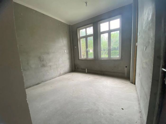 顺发御园 4室2厅4卫 249m&sup2;