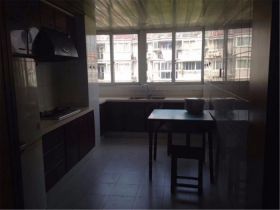 朝晖花园 3室2厅2卫 130m&sup2;