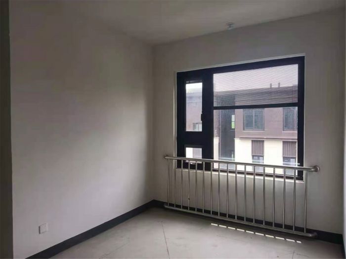 春风南岸西园 5室2厅4卫 204m&sup2;
