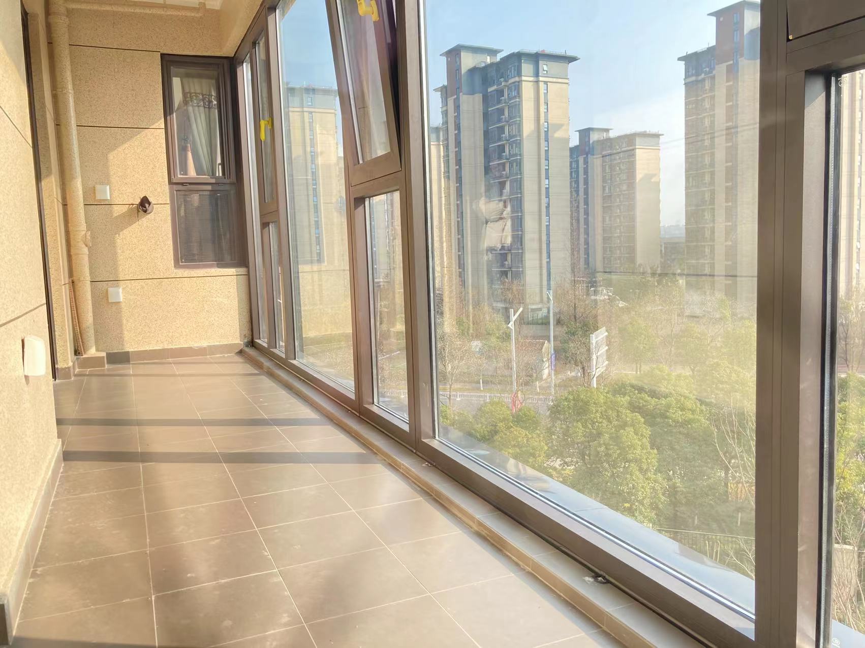 绿城沁园 3室2厅2卫 133m&sup2;