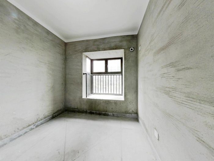 华强城 4室2厅2卫 142m&sup2;