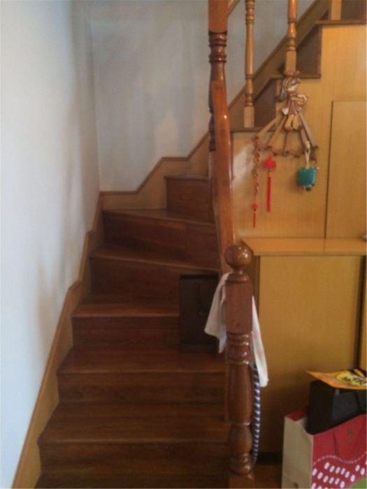 光明南村 5室2厅1卫 191m&sup2;