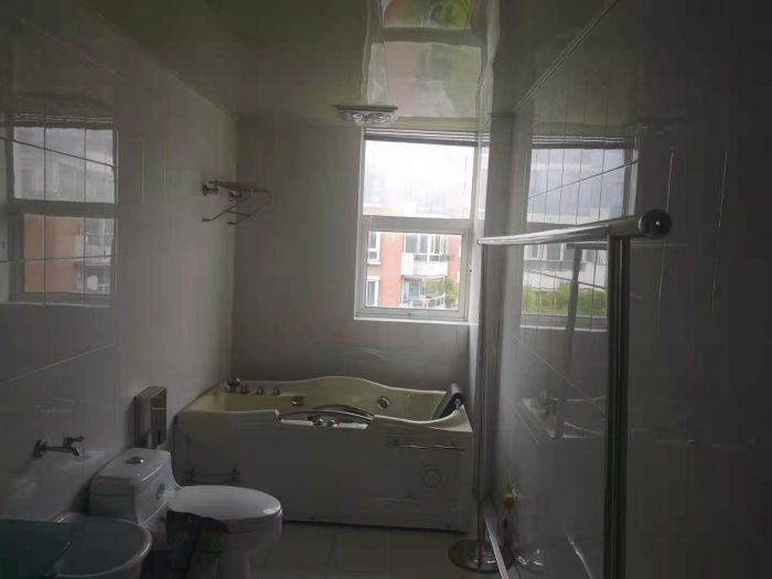天安花园 4室2厅3卫 147m&sup2;