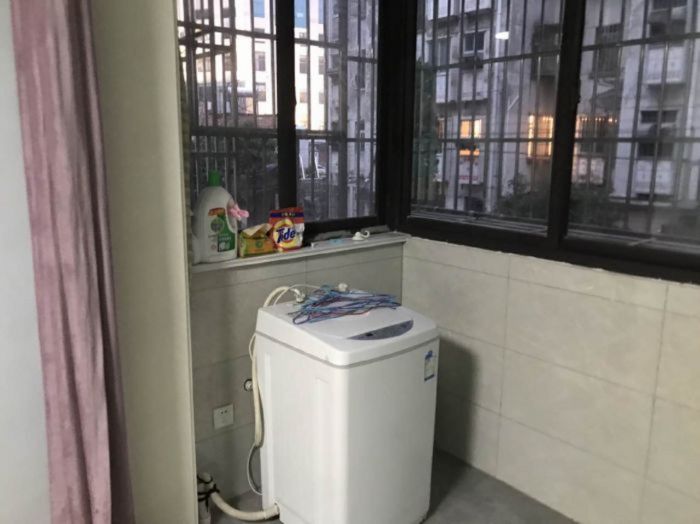 起凤园 3室1厅1卫 74m&sup2;