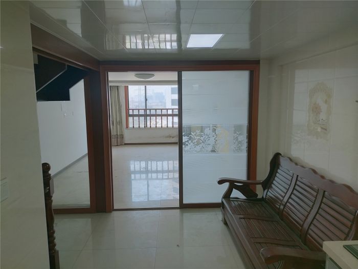 鸿运大厦 2室1厅1卫 51.15m&sup2;