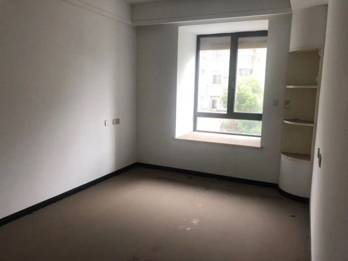 军山花园 3室2厅2卫 137.1m&sup2;