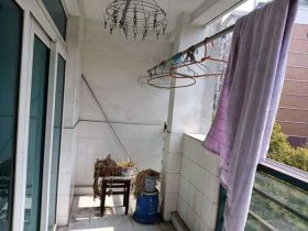 鑫乾花园 3室2厅2卫 138m&sup2;