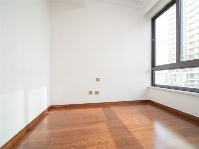 雍华府 4室2厅2卫 136m&sup2;