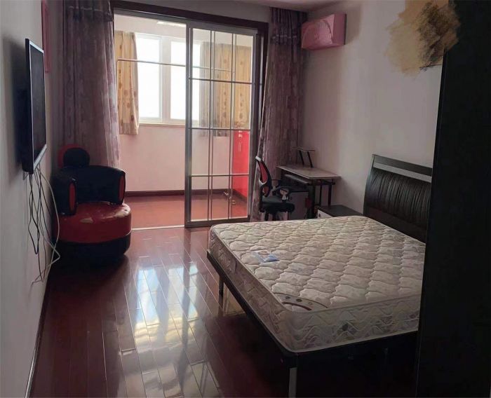 鸿运城市花苑 3室2厅2卫 128m&sup2;