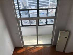 金海岸国际广场 3室2厅1卫 114m&sup2;