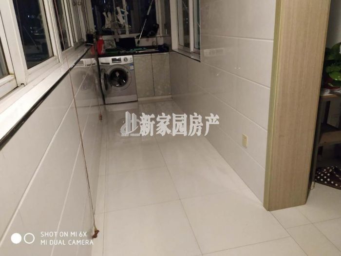 新星苑 3室2厅1卫 136m&sup2;