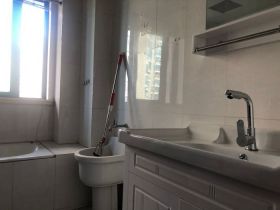 凤凰莱茵苑 3室2厅2卫 149m&sup2;