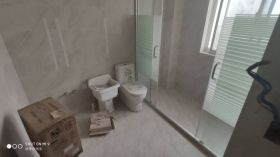 爱玛花苑 4室2厅2卫 136m&sup2;