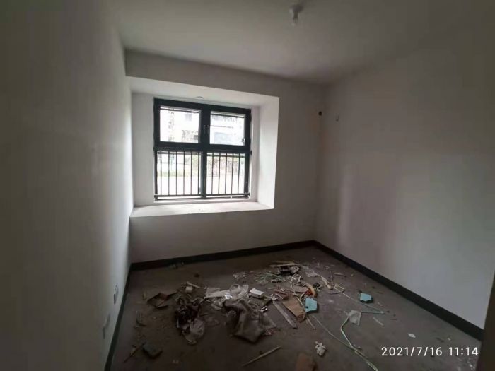 绿地新里城 3室2厅1卫 91m&sup2;
