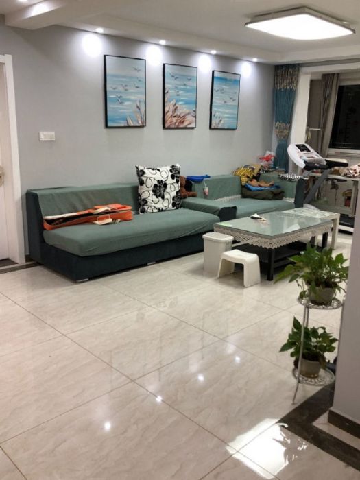 天山花苑 3室1厅1卫 140m&sup2;