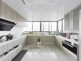 天山花苑 3室2厅1卫 141m&sup2;