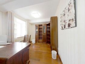 天润锦园 5室2厅3卫 190.73m&sup2;