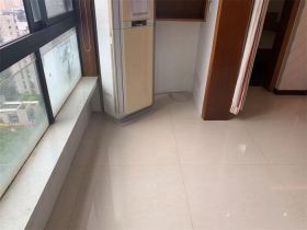 万通城 2室2厅1卫 96m&sup2;