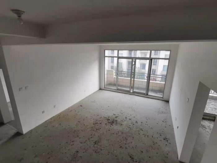 军山花园 4室2厅3卫 233m&sup2;