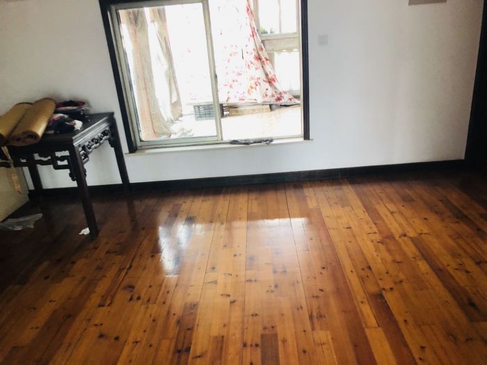 前景花苑 3室2厅1卫 131m&sup2;