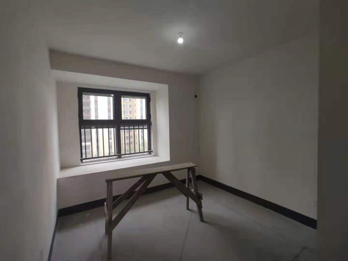 绿地新里城 3室2厅1卫 90m&sup2;