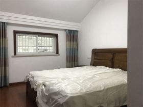 东城花园 5室2厅2卫 133m&sup2;