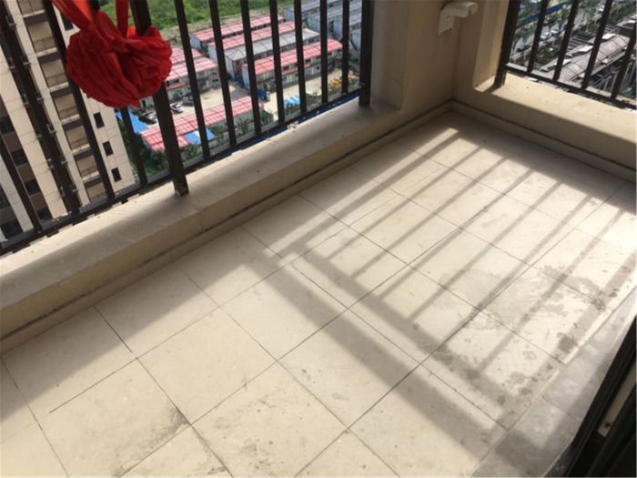 绿地新里城 3室2厅1卫 95m&sup2;