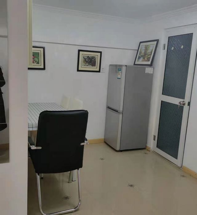 金贸公寓 4室2厅2卫 136.00m&sup2;