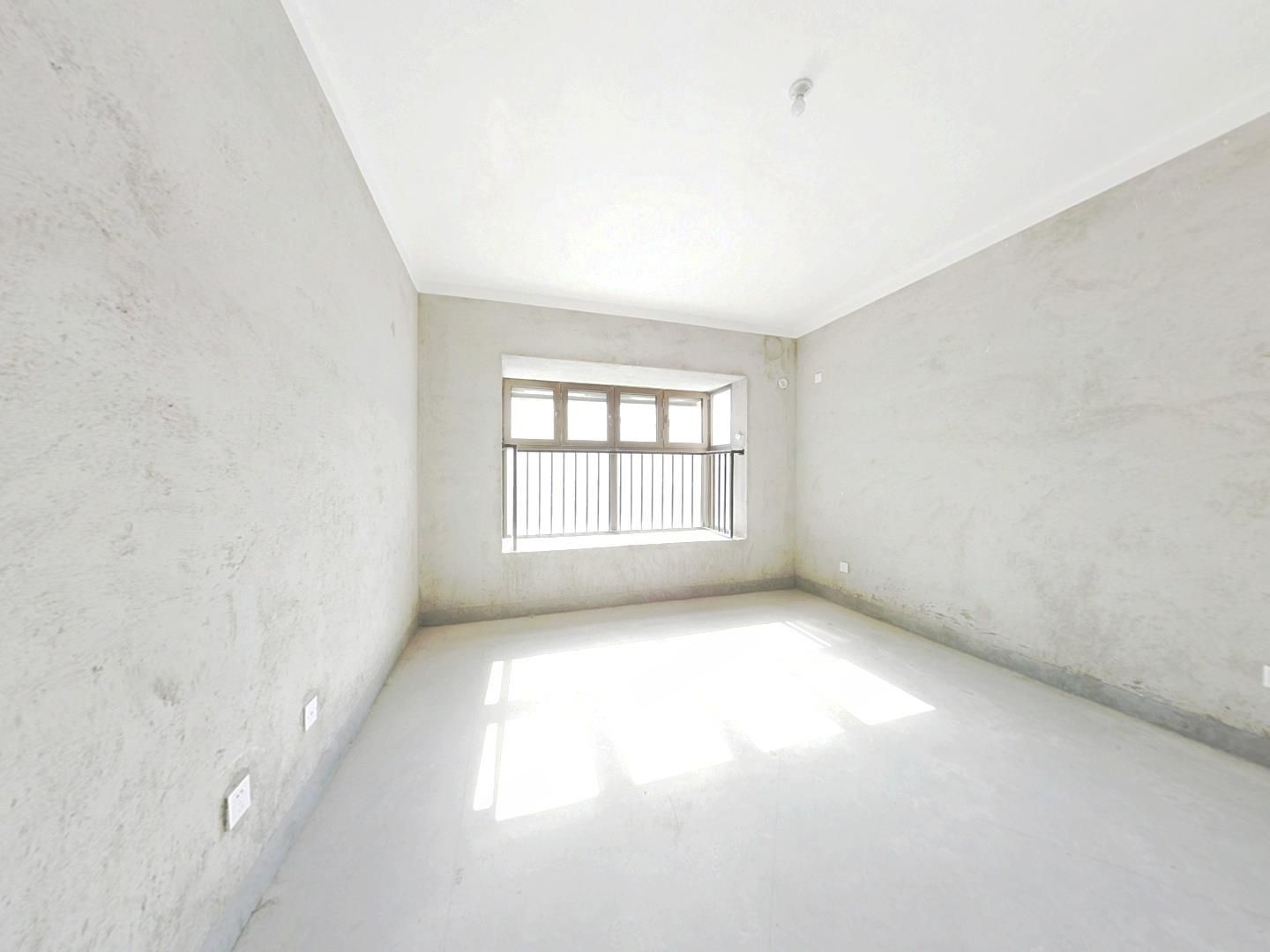 华强城 4室2厅2卫 148m&sup2;