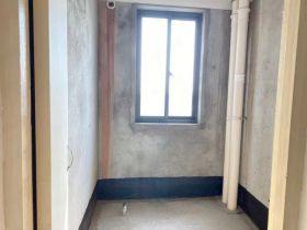 江景国际家园 3室1厅2卫 142m&sup2;
