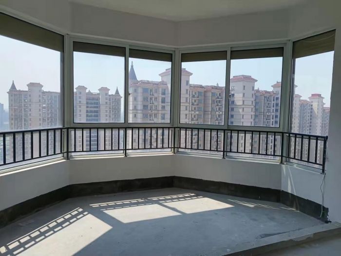 中南世纪花城三期 4室2厅4卫 275m&sup2;