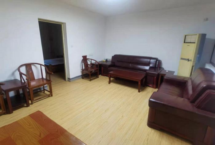 外滩花苑 3室2厅2卫 116m&sup2;