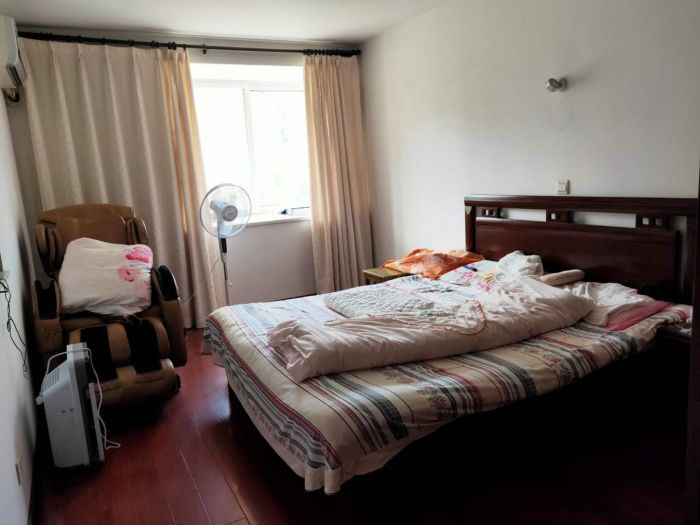 春晖花园 3室2厅2卫 136m&sup2;