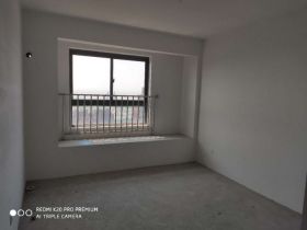 万濠星城 5室2厅2卫 200m&sup2;