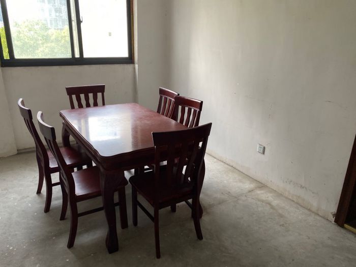 万通城 2室1厅1卫 102m&sup2;