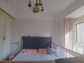 中南世纪花城三期 3室2厅2卫 135m&sup2;