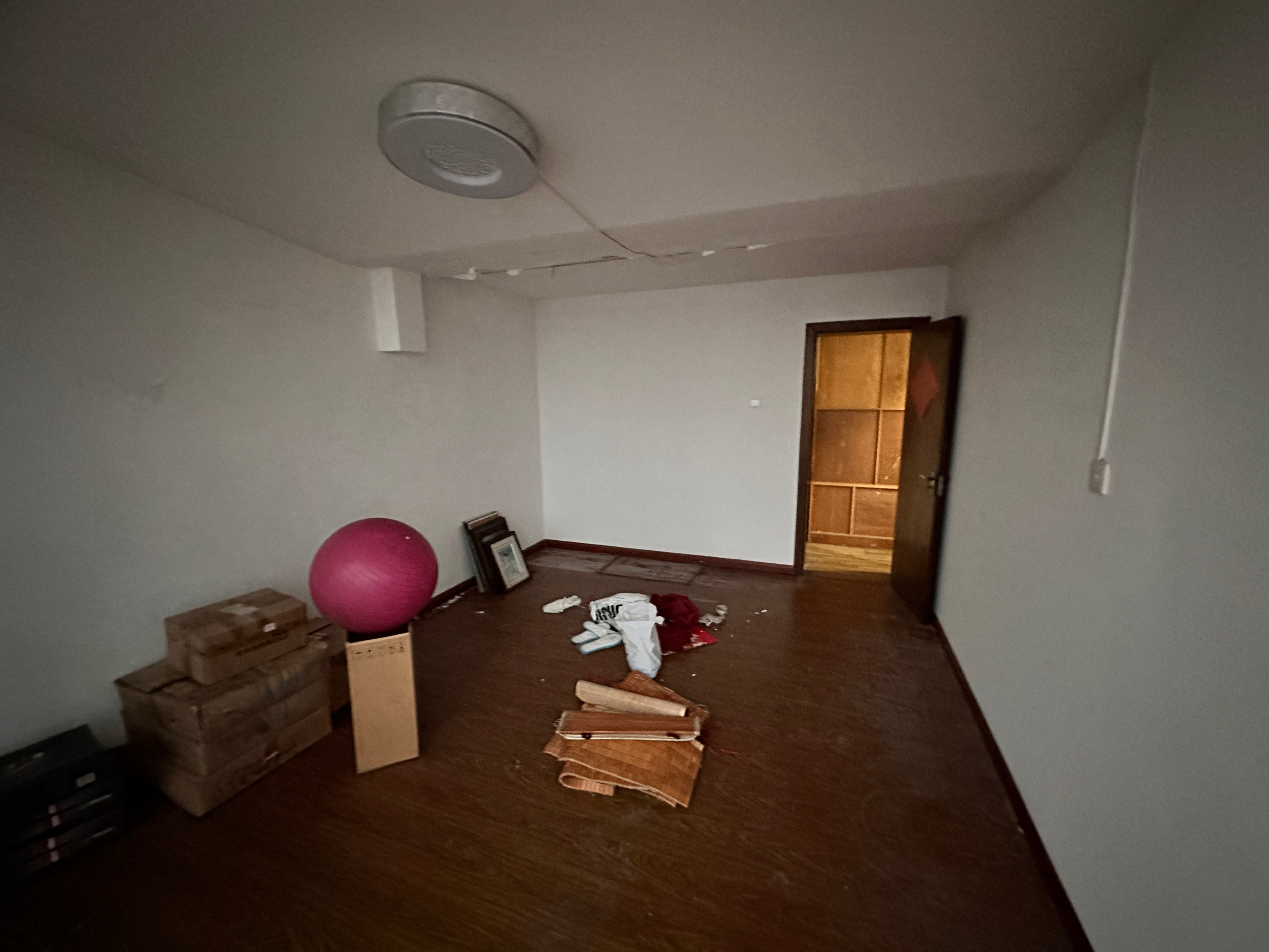 银花苑 6室2厅1卫 111.01m&sup2;