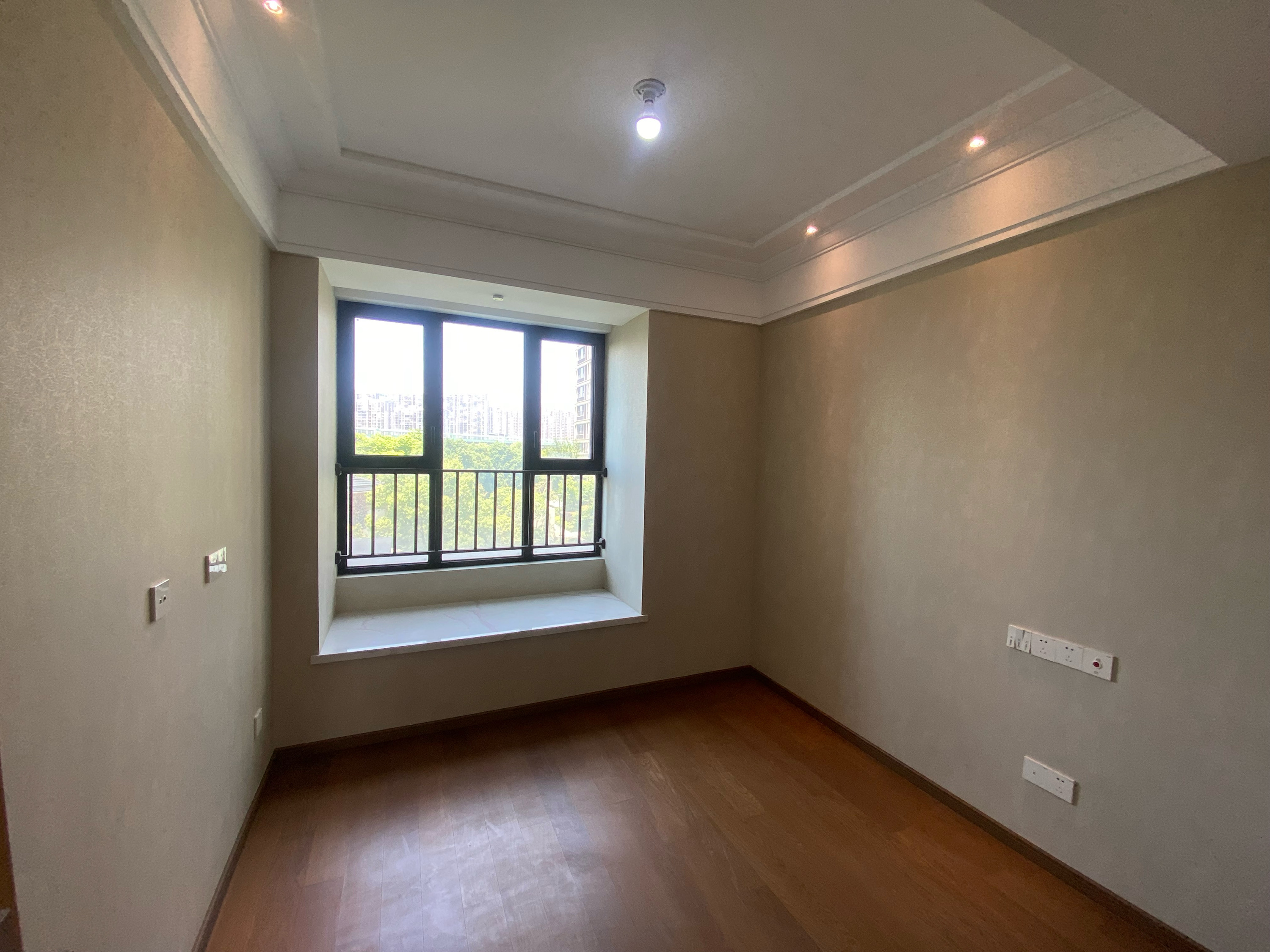 绿城沁园 3室2厅2卫 132.56m&sup2;