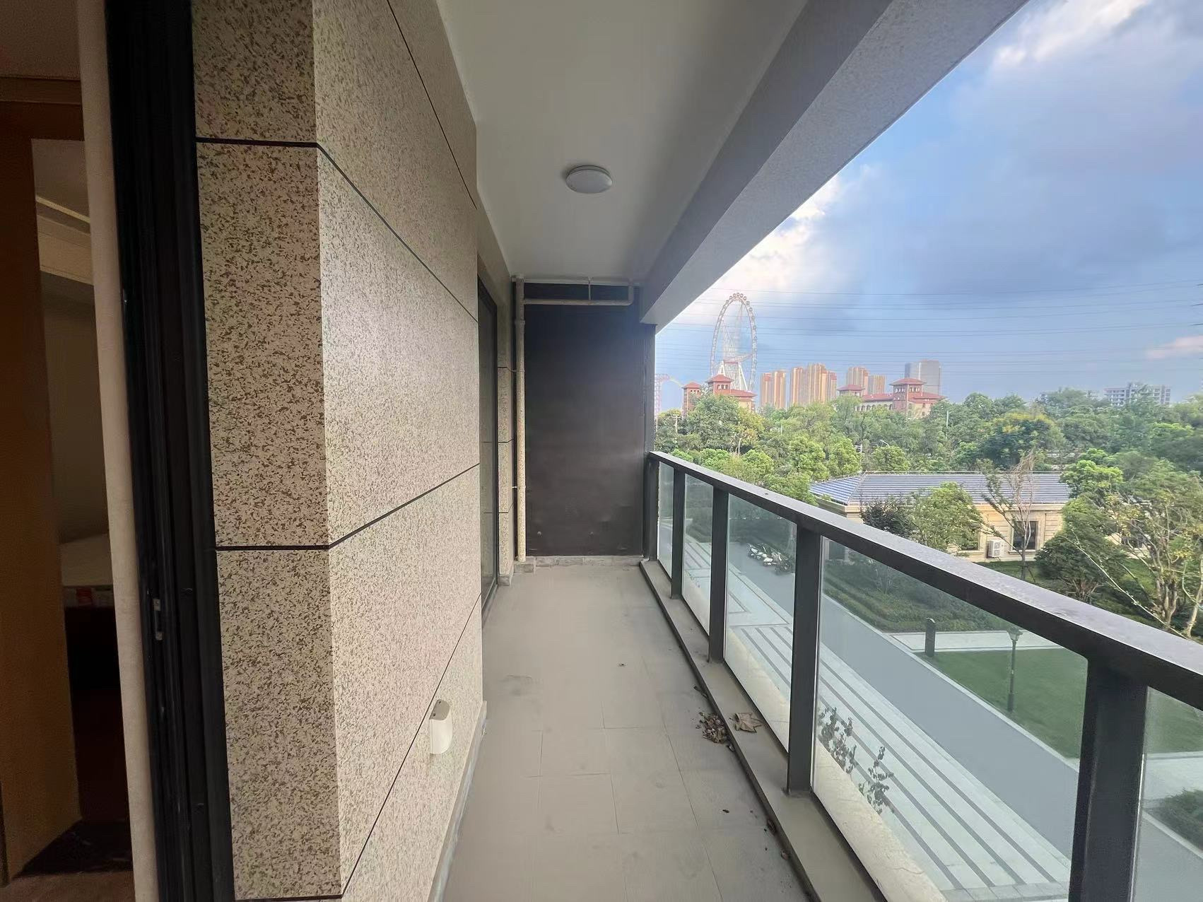 绿城蘭园 4室2厅2卫 143m&sup2;