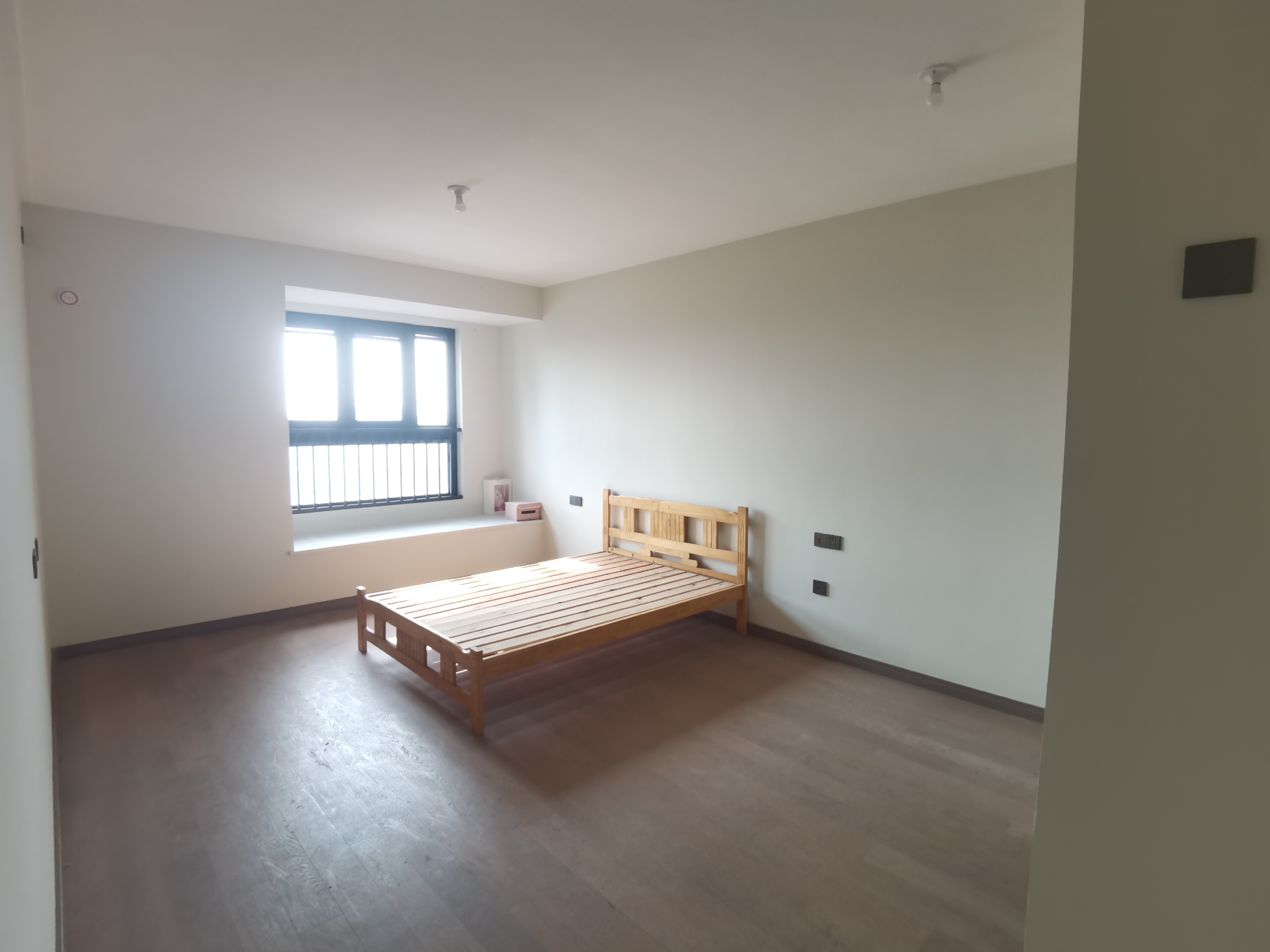万科有湖（翡翠心湖） 3室2厅2卫 127m&sup2;