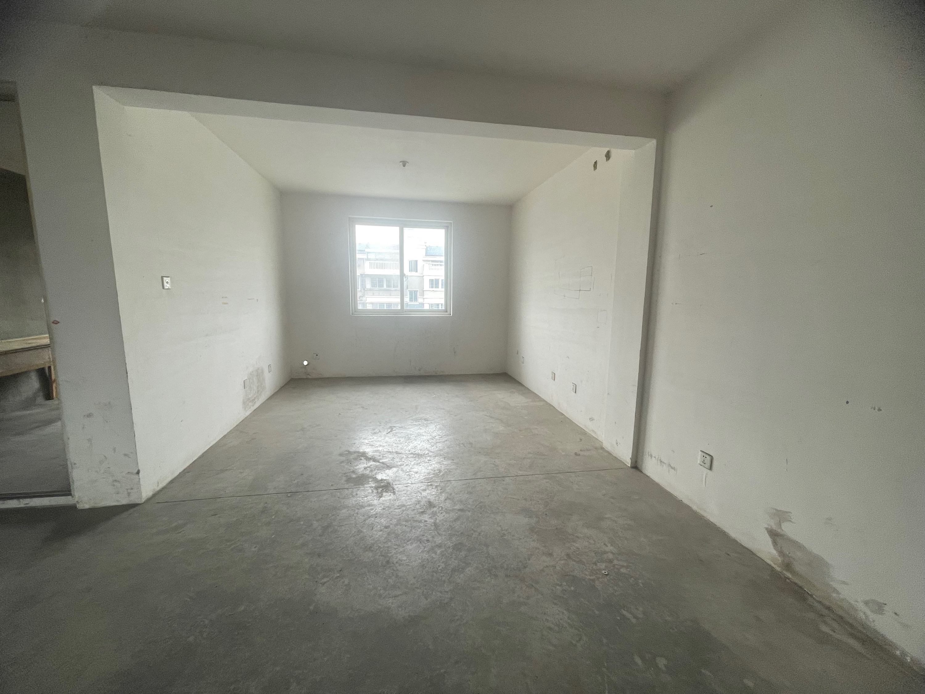 和谐怡园佳苑 3室2厅1卫 134m&sup2;