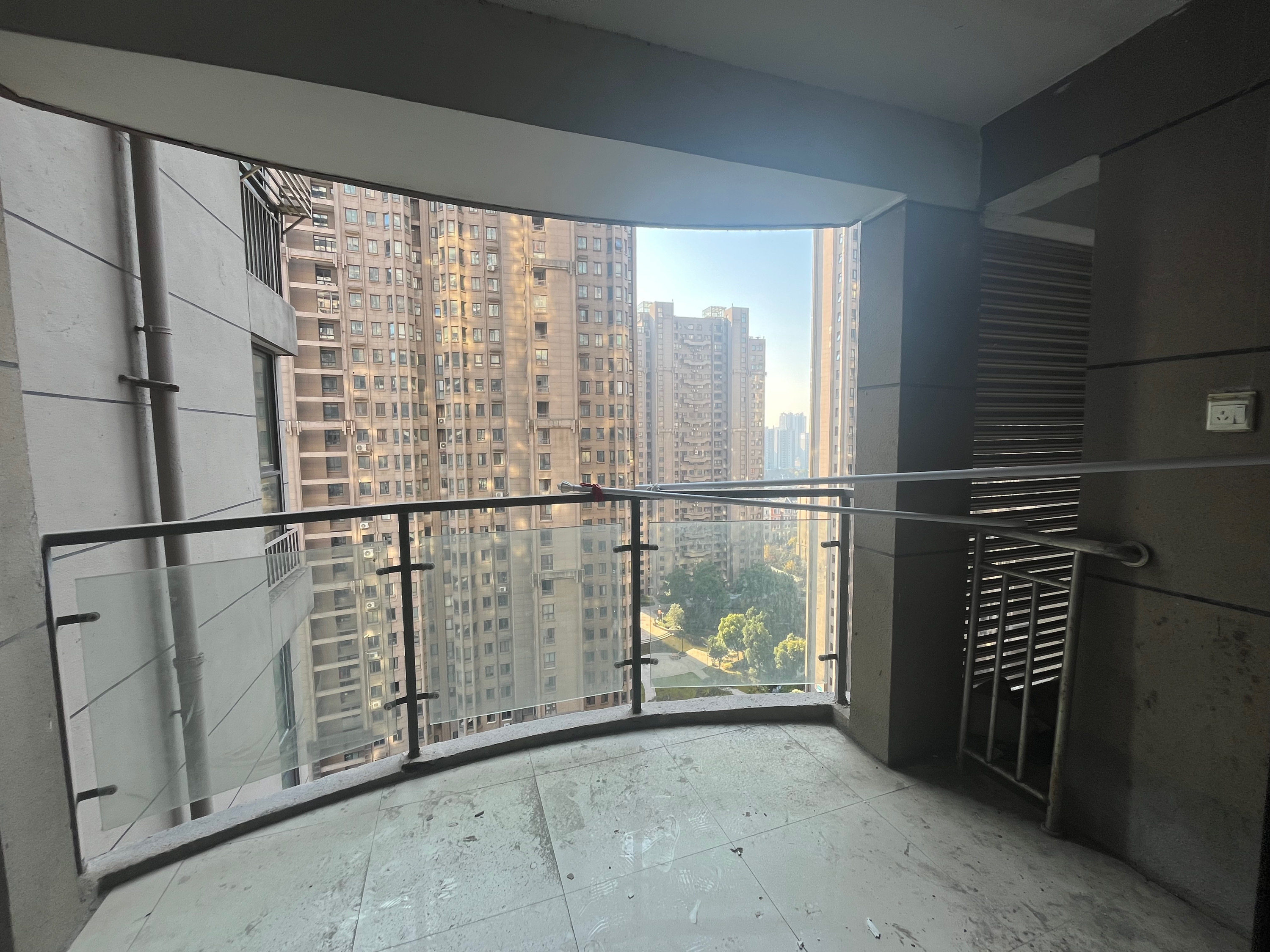 意邦绿墅湾 6室1厅2卫 141.81m²