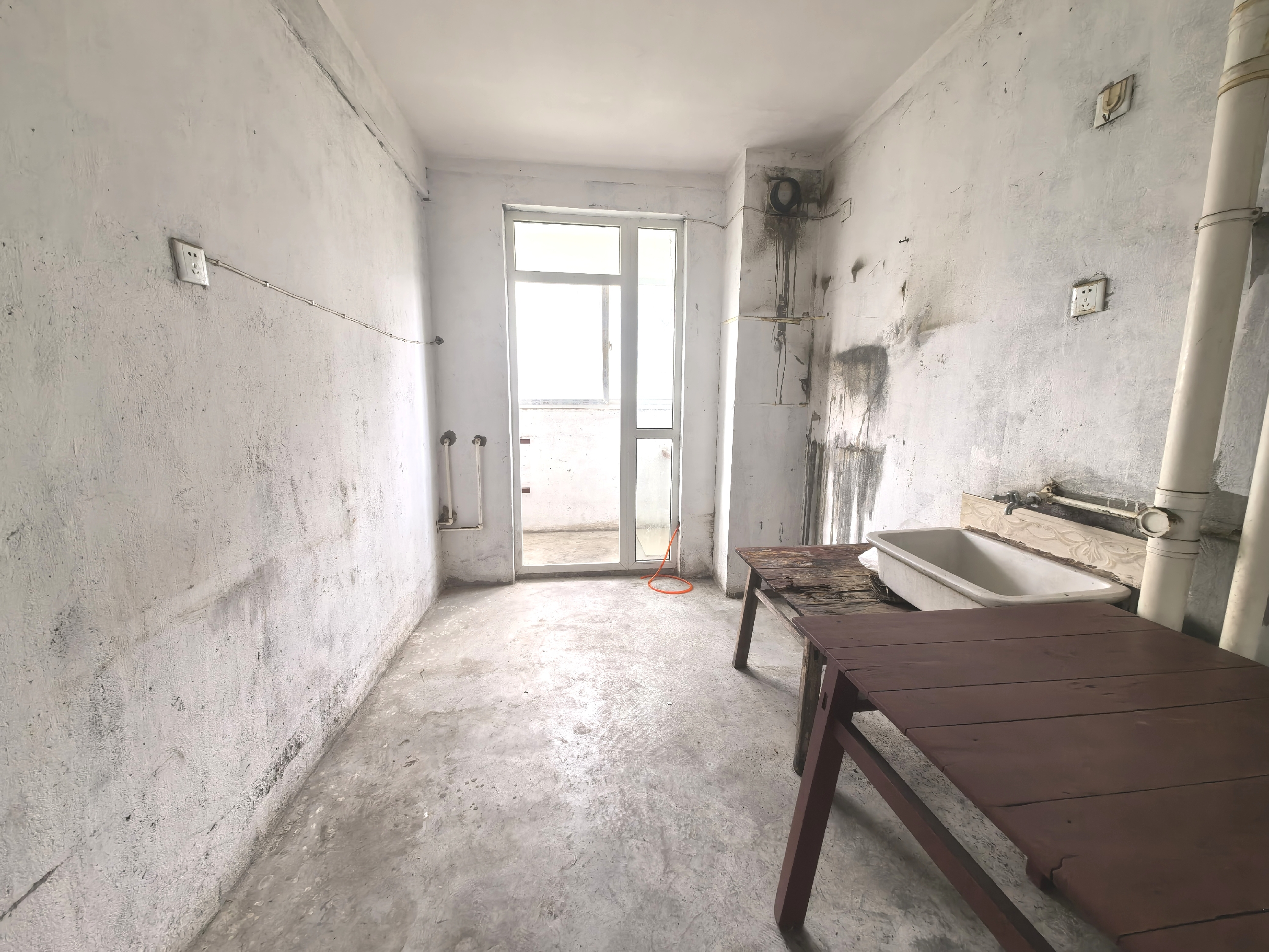 和谐怡园佳苑 3室2厅1卫 135m&sup2;
