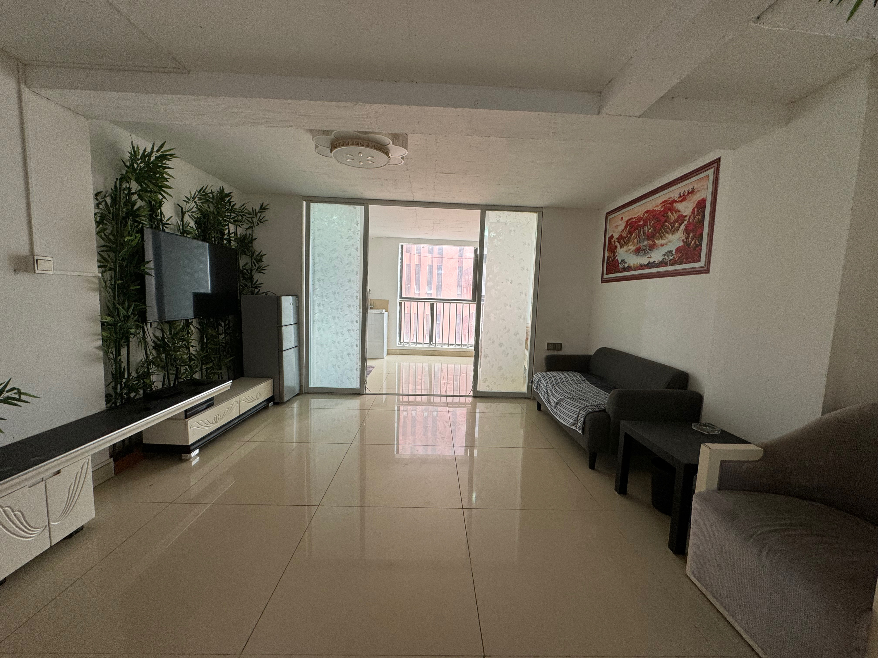 唐人公寓 3室2厅1卫 120m&sup2;